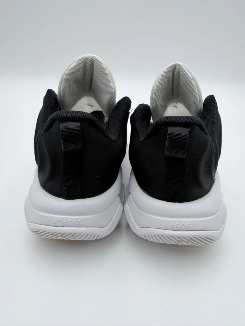 Nike Giannis Shoes Boys Size 4Y White Black Basketball FZ6734-100 Sneakers